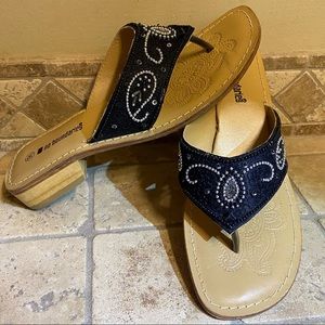 No Boundaries sandals 9.5 black